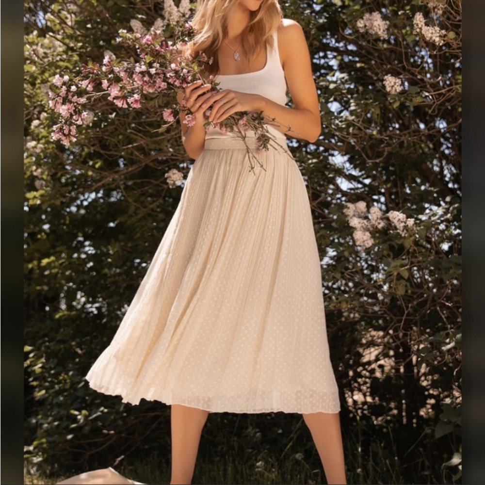 Lulu’s Pleated Swiss Dot Skirt